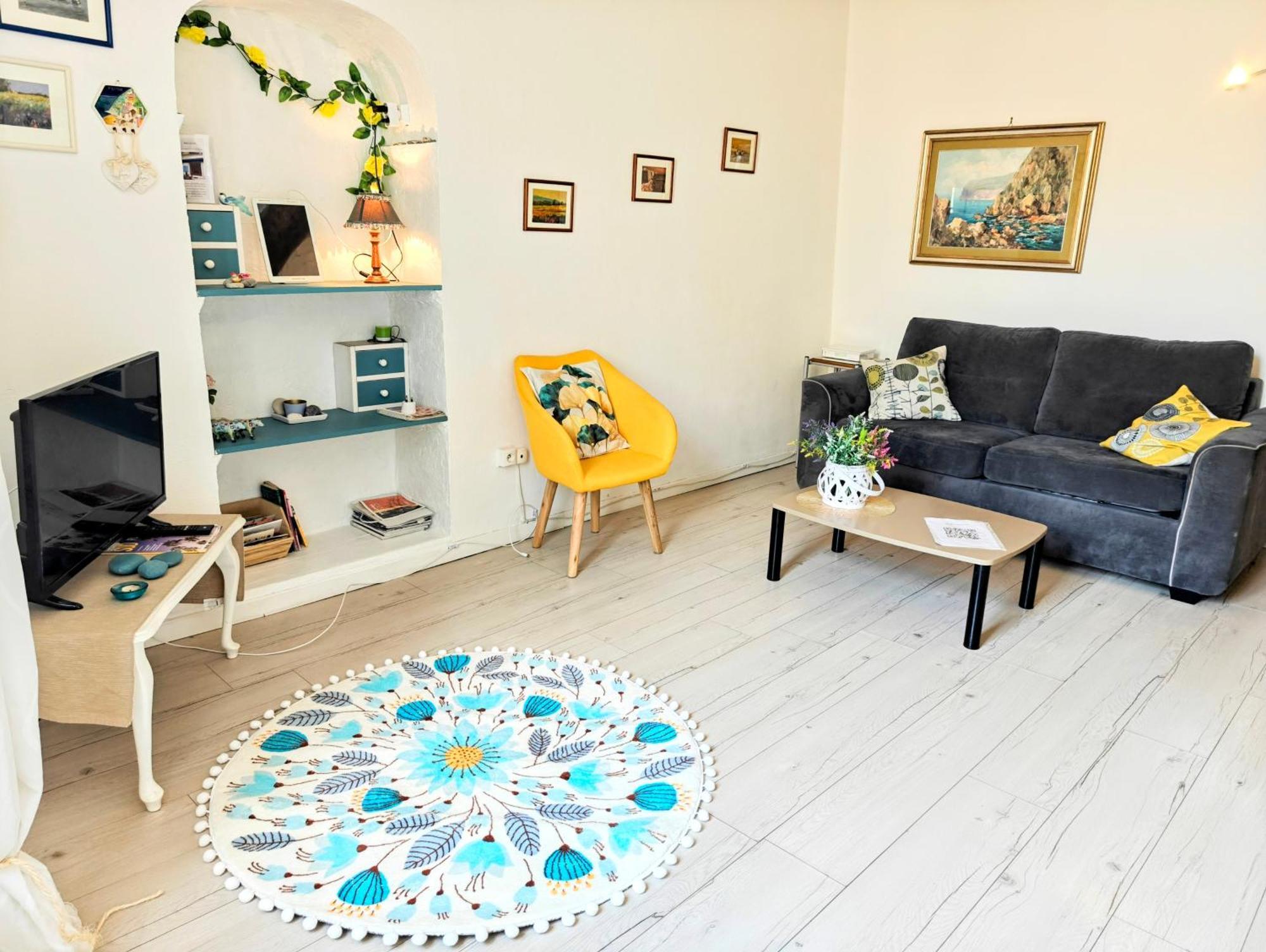 St Joseph - Great Holiday Flat - Old Town For 4 Niza Exterior foto